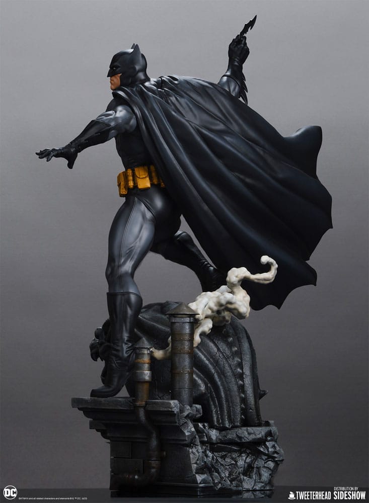 DC Comics Maquette 1/6 Batman (Black and Gray Edition) 50 cm